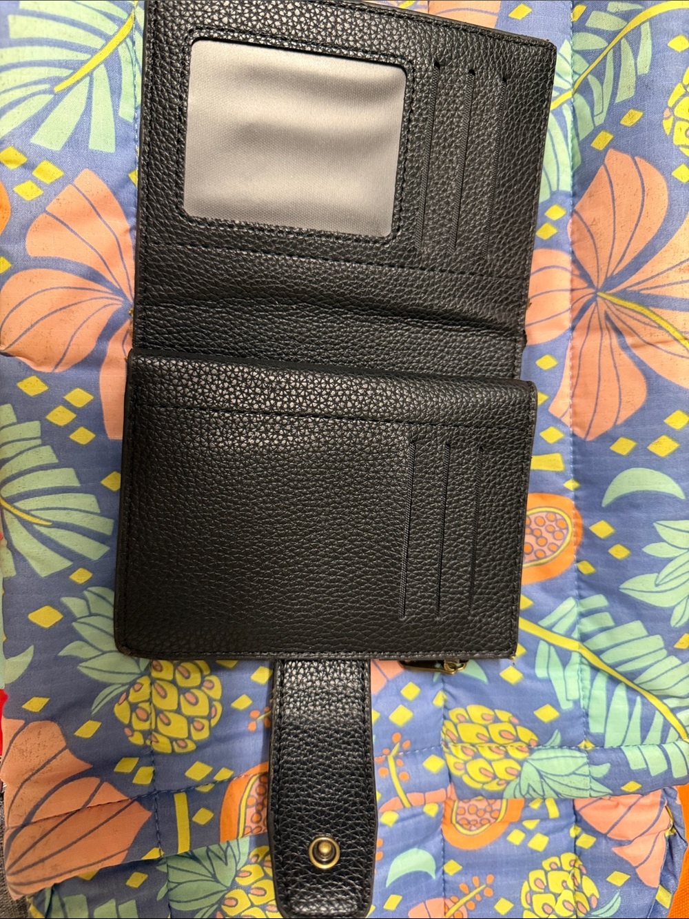 Black Leather Men's Bifold Wallet with ID Window